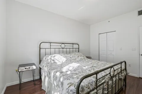 $300,000 | 533 Northeast 3rd Avenue, Unit 321, Fort Lauderdale, FL 33301