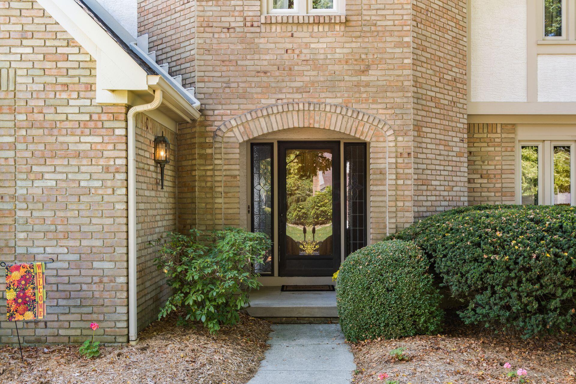 645 River Trace Road Westerville, OH 43081 - Photo 3 of 47 008_-93b3fd69a471_E River-126