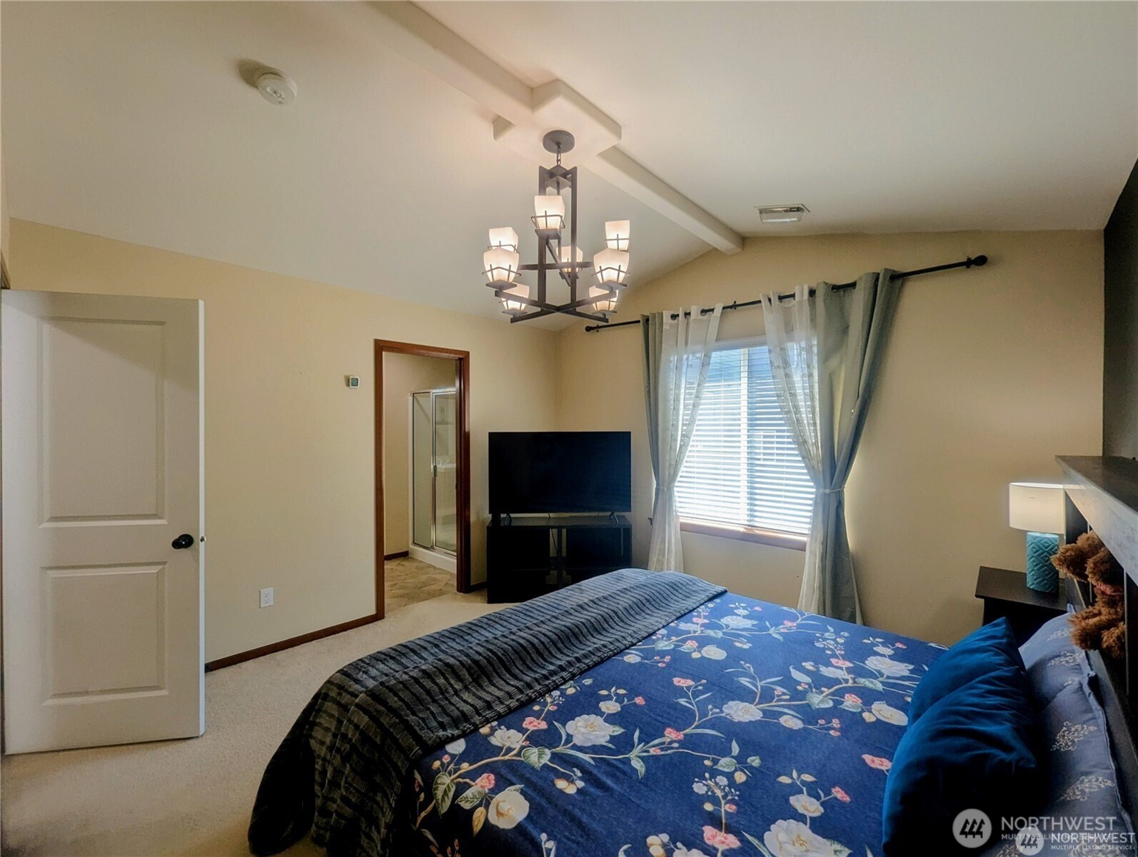 2016 171st Street Southwest Lynnwood, WA 98037 - Photo 18 of 33