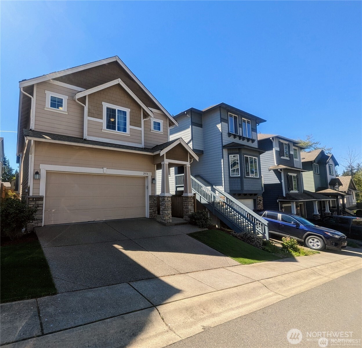 2016 171st Street Southwest Lynnwood, WA 98037 - Photo 2 of 33