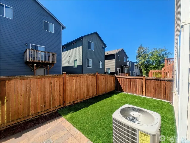 $3,300 | 2016 171st Street Southwest, Lynnwood, WA 98037