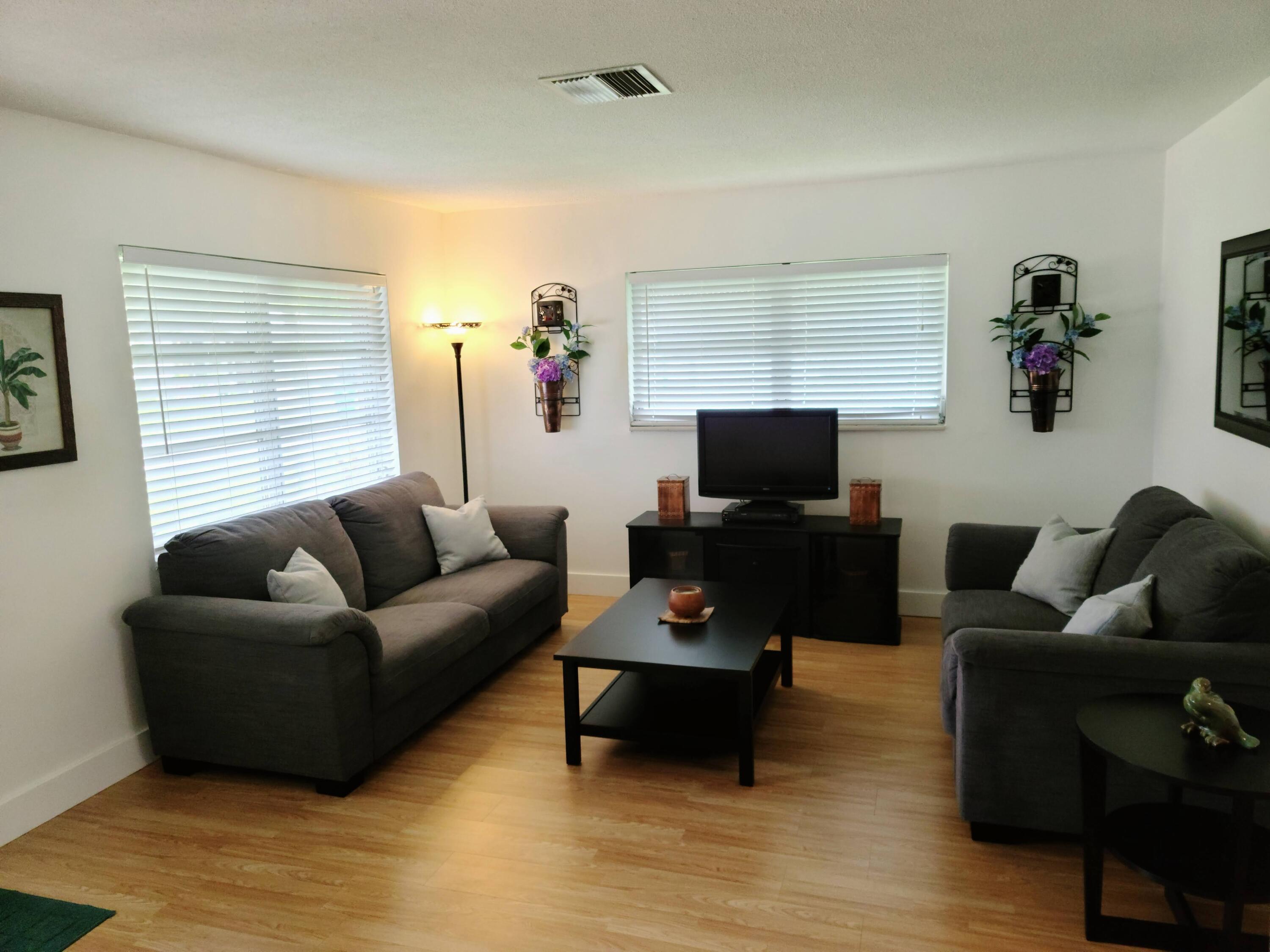 6811 Northwest 75th Street Tamarac, FL 33321 - Photo 3 of 17 Living Room (2)