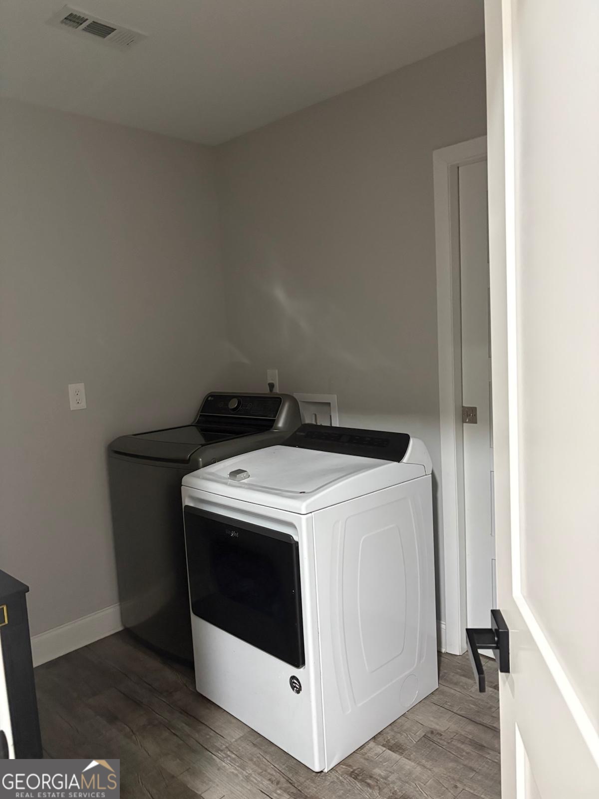 606 Old River Road Cornelia, GA 30531 - Photo 22 of 27 a utility room with dryer and washer