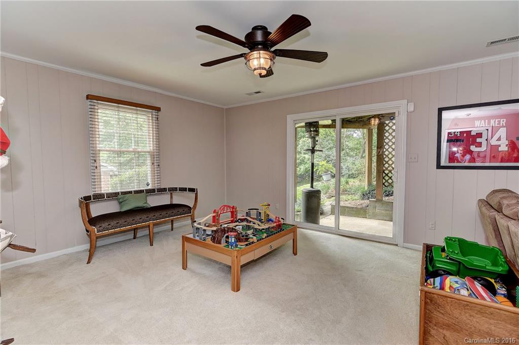 8203 Prince George Road Charlotte, NC 28210 - Photo 16 of 24 Gallery Image 16