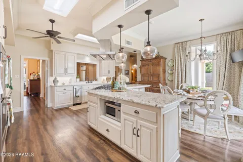 $1,245,000 | 105 Asbury Circle, Lafayette, LA 70503