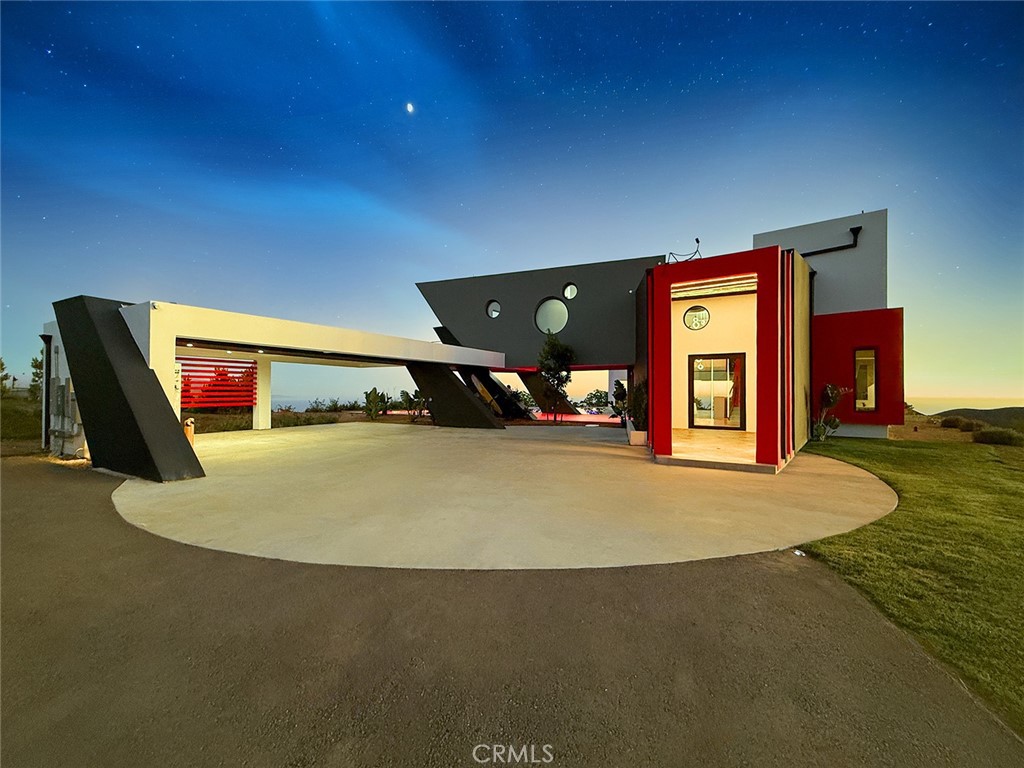 2514 Cayman Road Malibu, CA 90265 - Photo 69 of 73 a living room with furniture