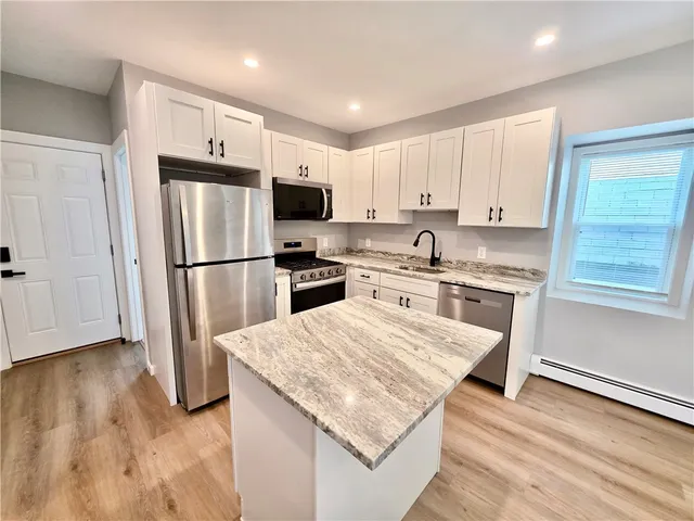 $2,500 | 73 Vernon Street, Unit 3, Providence, RI 02903