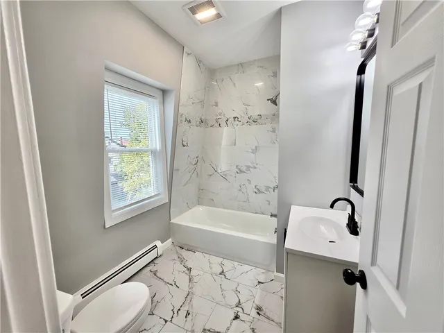 $2,500 | 73 Vernon Street, Unit 3, Providence, RI 02903