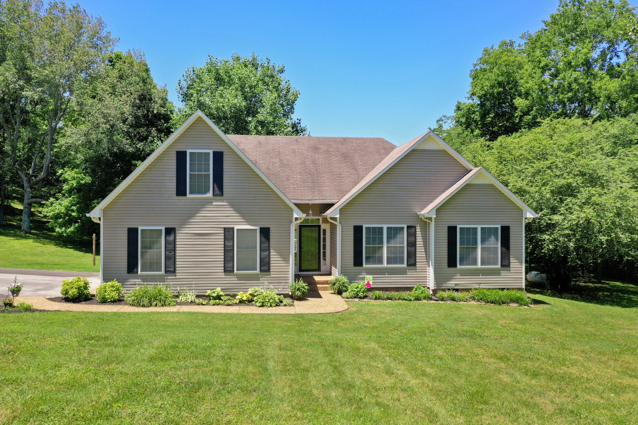 3702 Jimmy Gray Robinson Road Williamsport, TN 38487 - Photo 2 of 43 Gallery Image 2