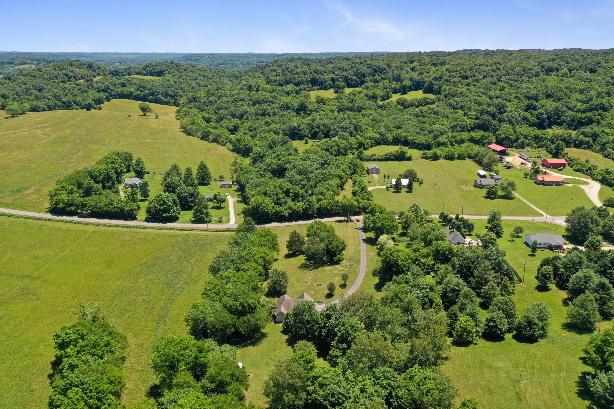 3702 Jimmy Gray Robinson Road Williamsport, TN 38487 - Photo 4 of 43 Gallery Image 4