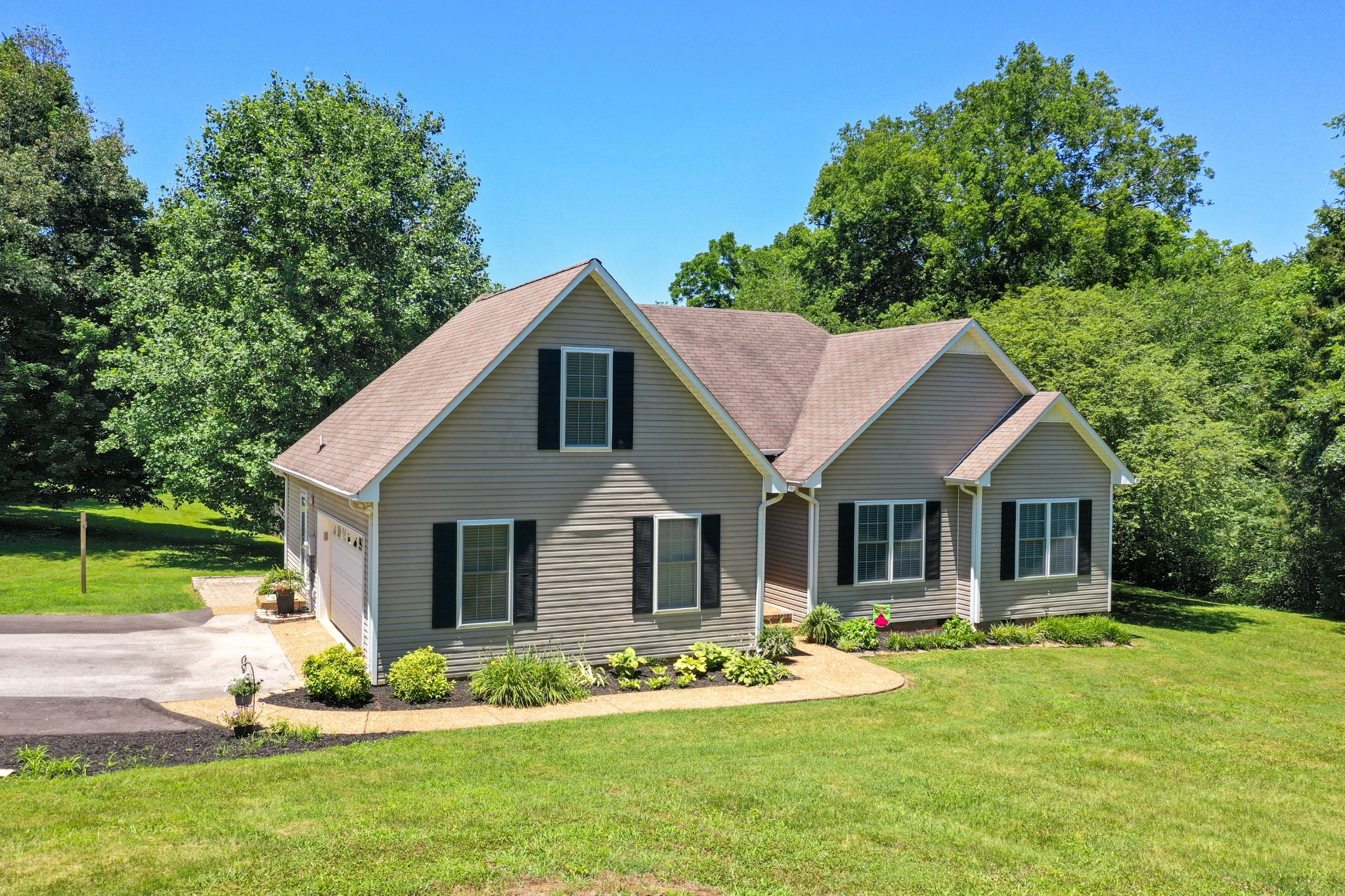 3702 Jimmy Gray Robinson Road Williamsport, TN 38487 - Photo 10 of 43 Gallery Image 10