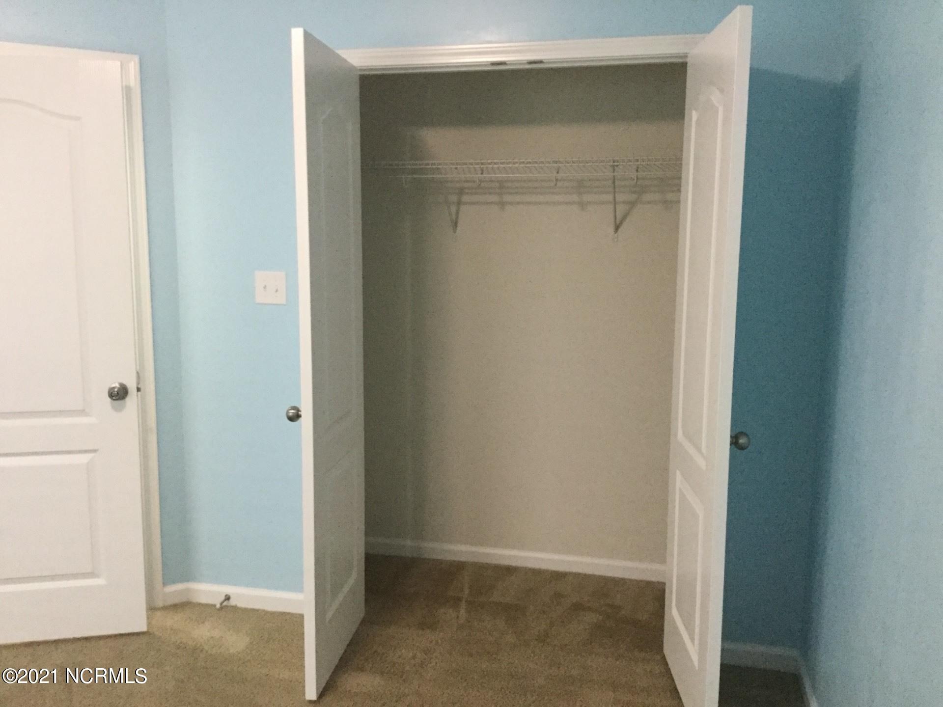 280 Station House Road New Bern, NC 28562 - Photo 24 of 33 Room 3 closet