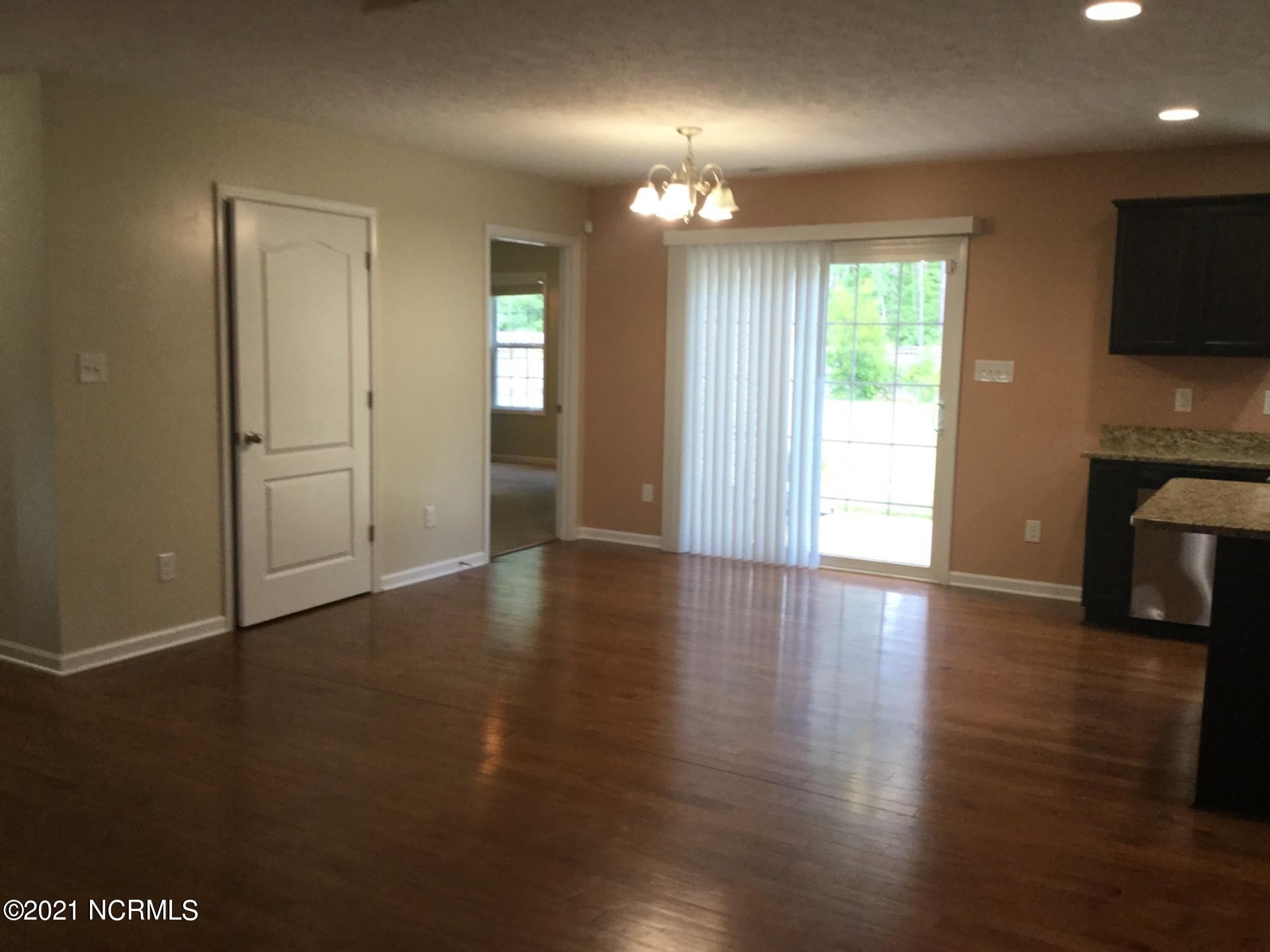 280 Station House Road New Bern, NC 28562 - Photo 3 of 33 Dining