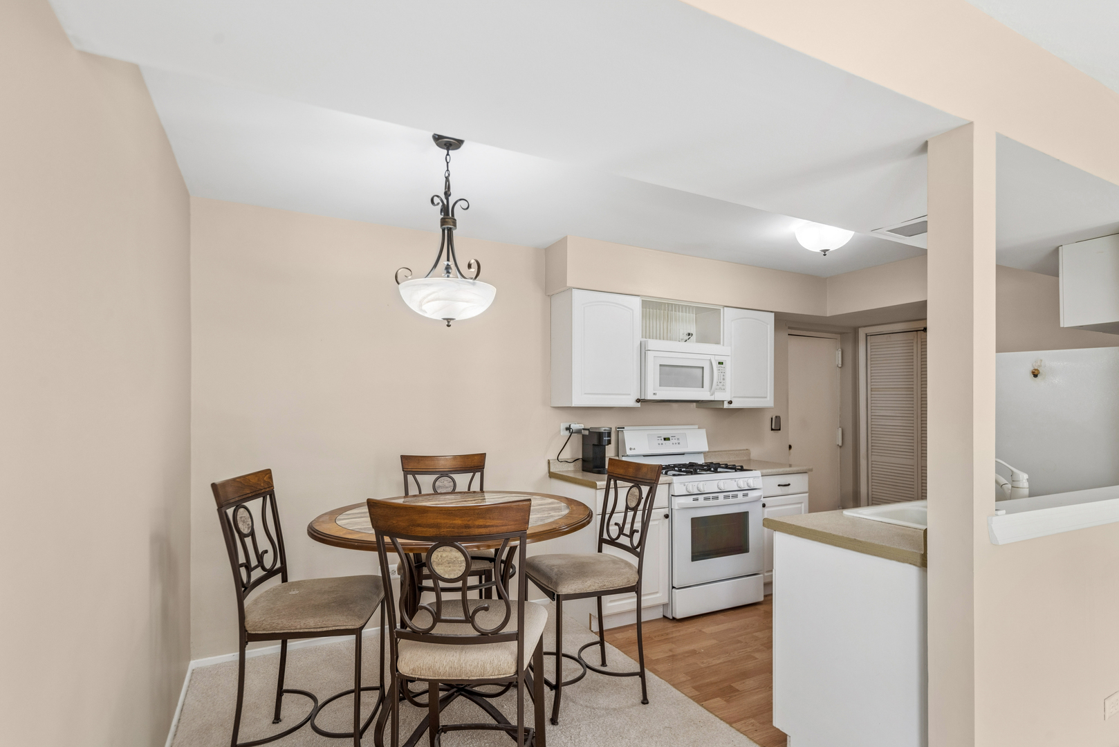 1237 Oboe Court Wheeling, IL 60090 - Photo 7 of 18