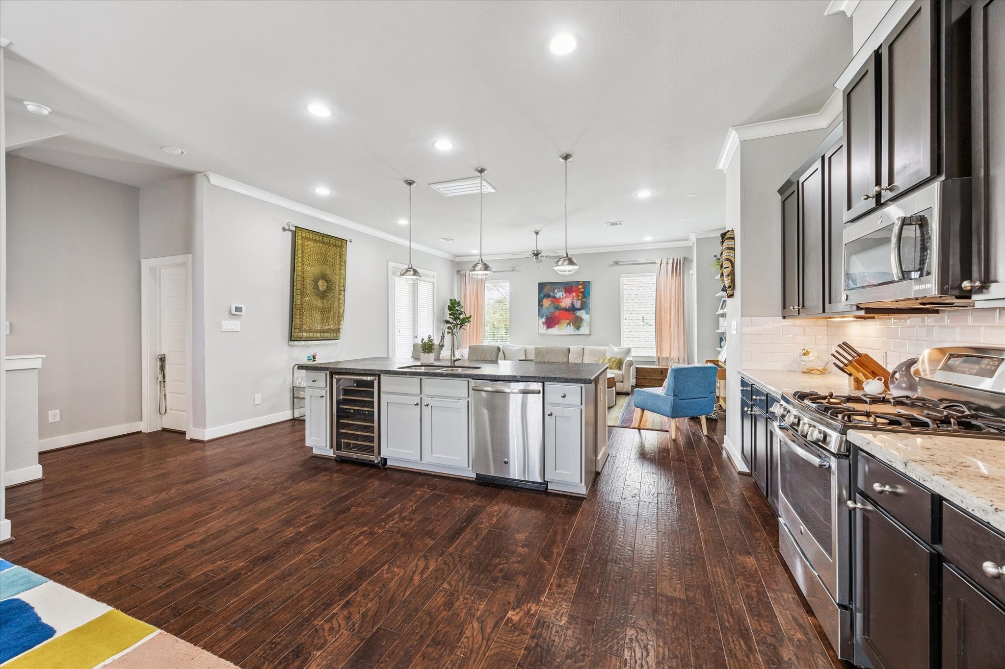 1702 Shearn Street Houston, TX 77007 - Photo 11 of 31 The door to the left leads to a convenient half bath.