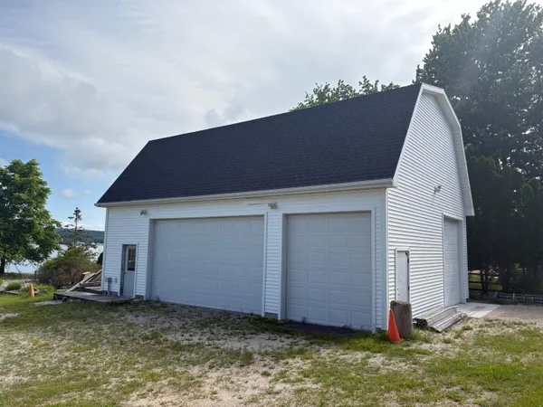 $1,550,000 | 4472 Crescent Beach Road, Onekama, MI 49675