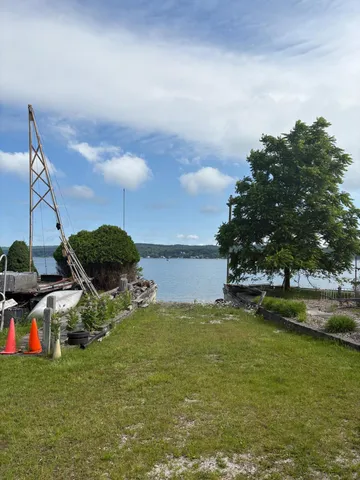 $1,550,000 | 4472 Crescent Beach Road, Onekama, MI 49675