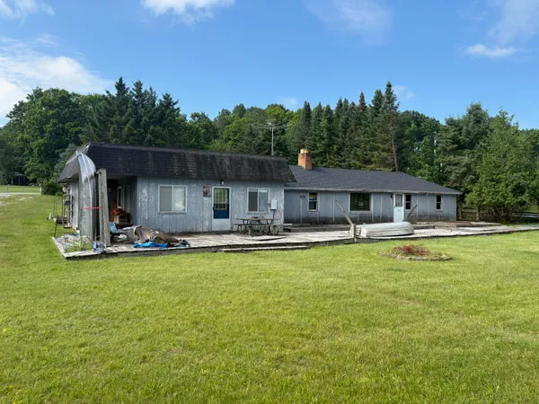 $1,550,000 | 4472 Crescent Beach Road, Onekama, MI 49675