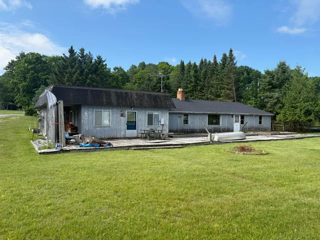 $1,550,000 | 4472 Crescent Beach Road, Onekama, MI 49675