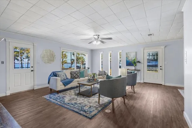 $675,000 | 7270 Panarama Drive East, Frankston, TX 75763