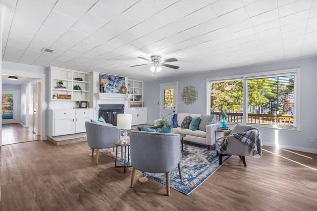 $675,000 | 7270 Panarama Drive East, Frankston, TX 75763