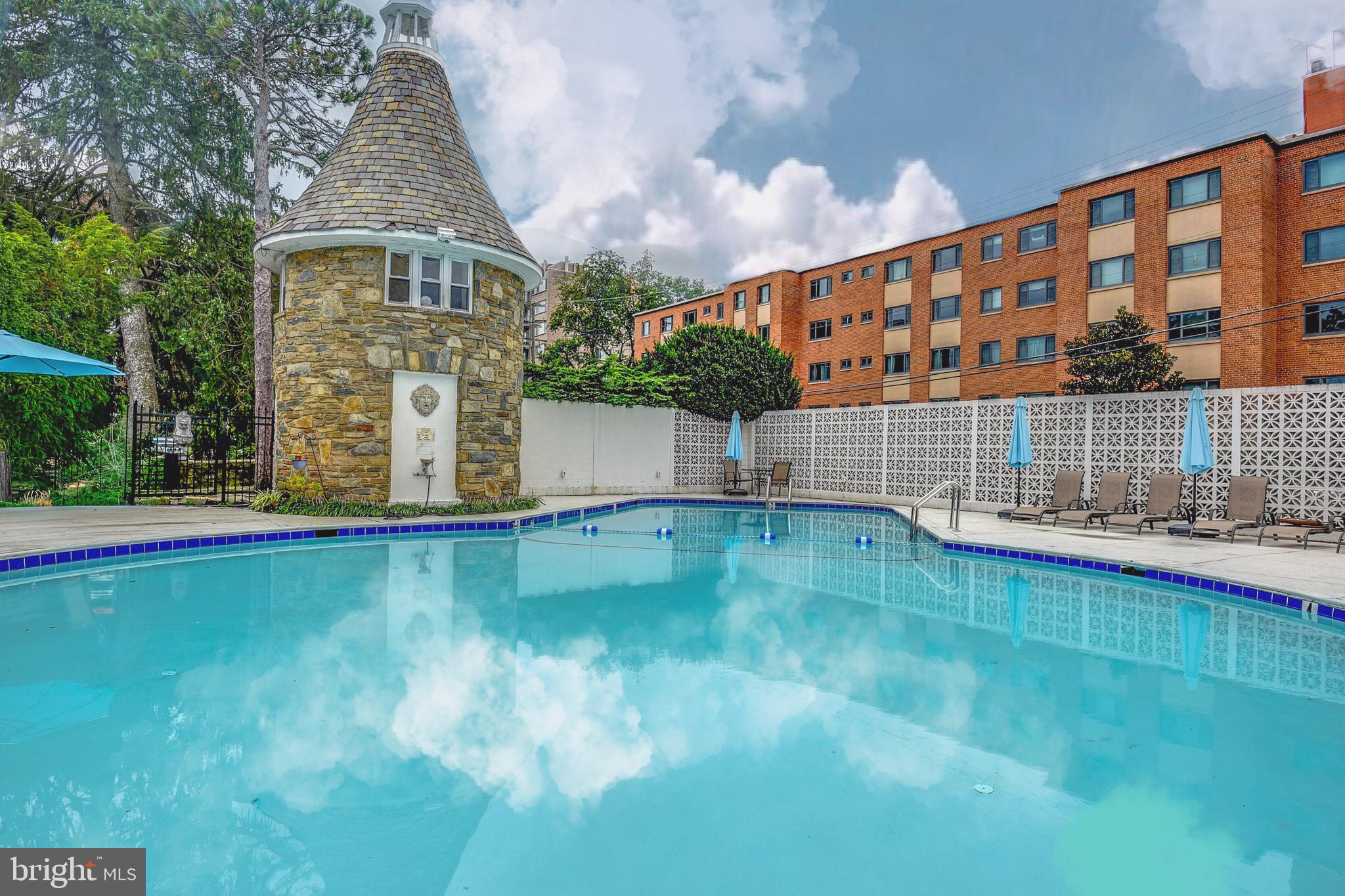 1301 South Arlington Ridge Road, Unit 811 Arlington, VA 22202 - Photo 22 of 23 Gallery Image 22