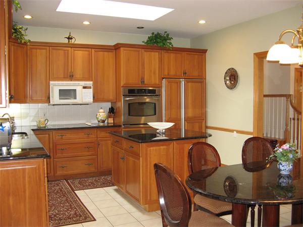60 Raffaele Drive Waltham, MA 02452 - Photo 2 of 18 Gallery Image 2