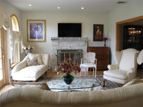 60 Raffaele Drive Waltham, MA 02452 - Photo 3 of 18 Gallery Image 3