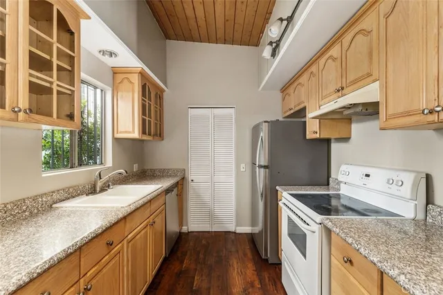 $4,995,000 | 2516 Bayside Drive, Corona del Mar, CA 92625