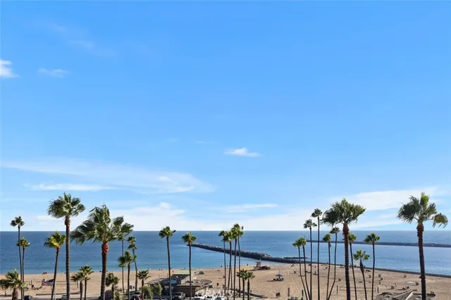 $4,995,000 | 2516 Bayside Drive, Corona del Mar, CA 92625