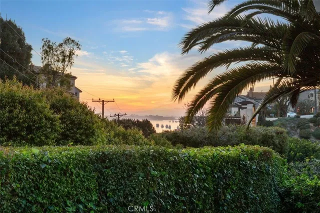 $4,995,000 | 2516 Bayside Drive, Corona del Mar, CA 92625