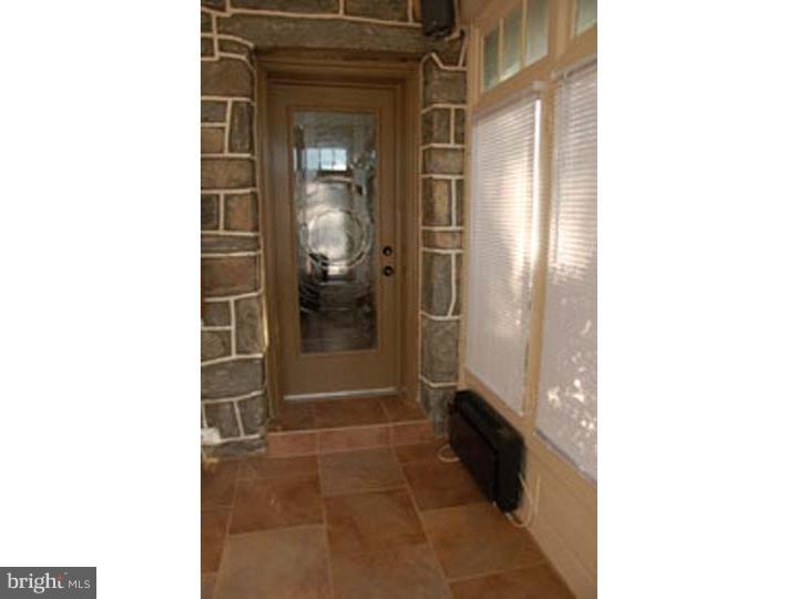 133 Ashby Road Upper Darby, PA 19082 - Photo 3 of 25 Foyer