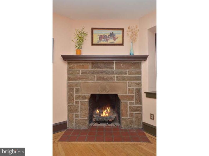 133 Ashby Road Upper Darby, PA 19082 - Photo 5 of 25 Fireplace