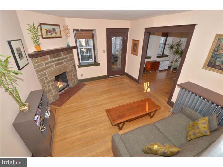 133 Ashby Road Upper Darby, PA 19082 - Photo 6 of 25 Living Room
