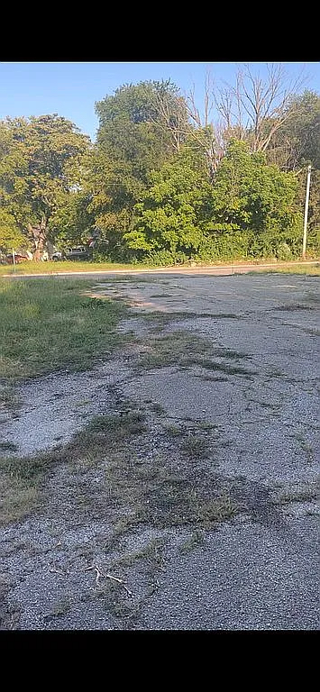 875 North Monroe Street Decatur, IL 62522 - Photo 3 of 11 a view of an ocean beach