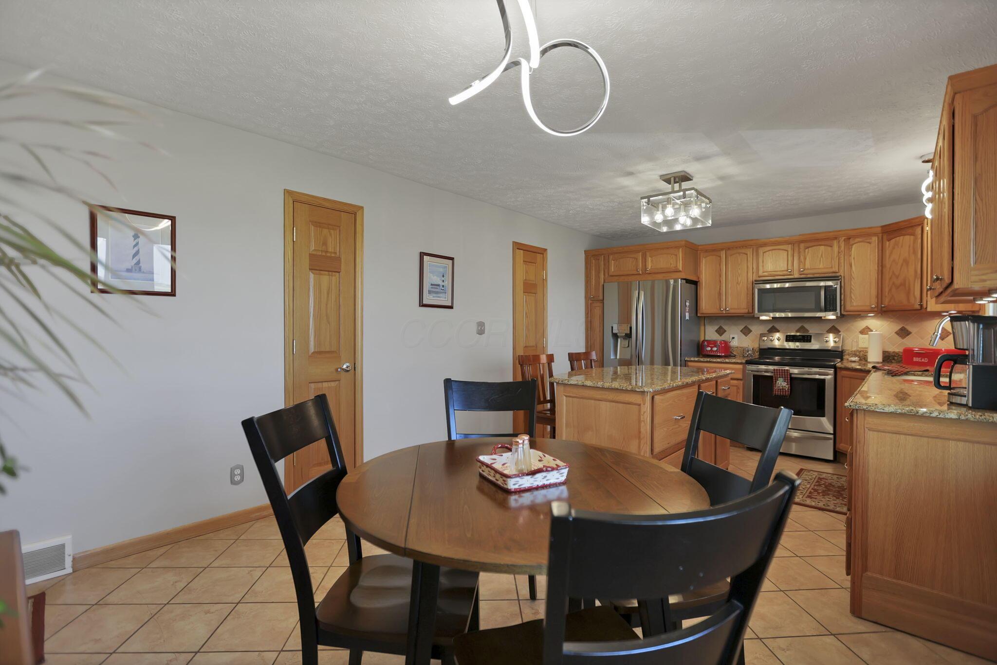 8624 Stewart Road Northeast Newark, OH 43055 - Photo 17 of 105 25-web-or-mls-BS5A9815