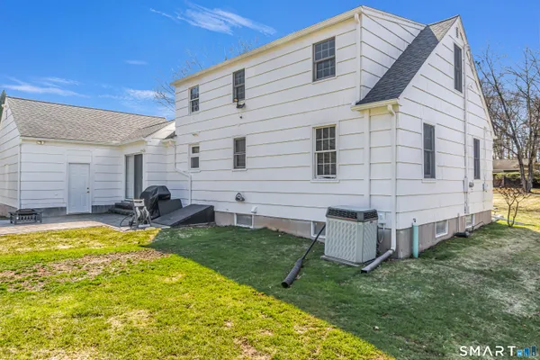 $2,500 | 466 High Hill Road, Meriden, CT 06450