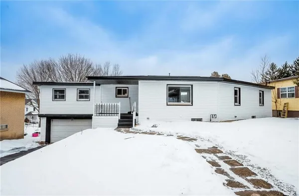 a house view with a outdoor space