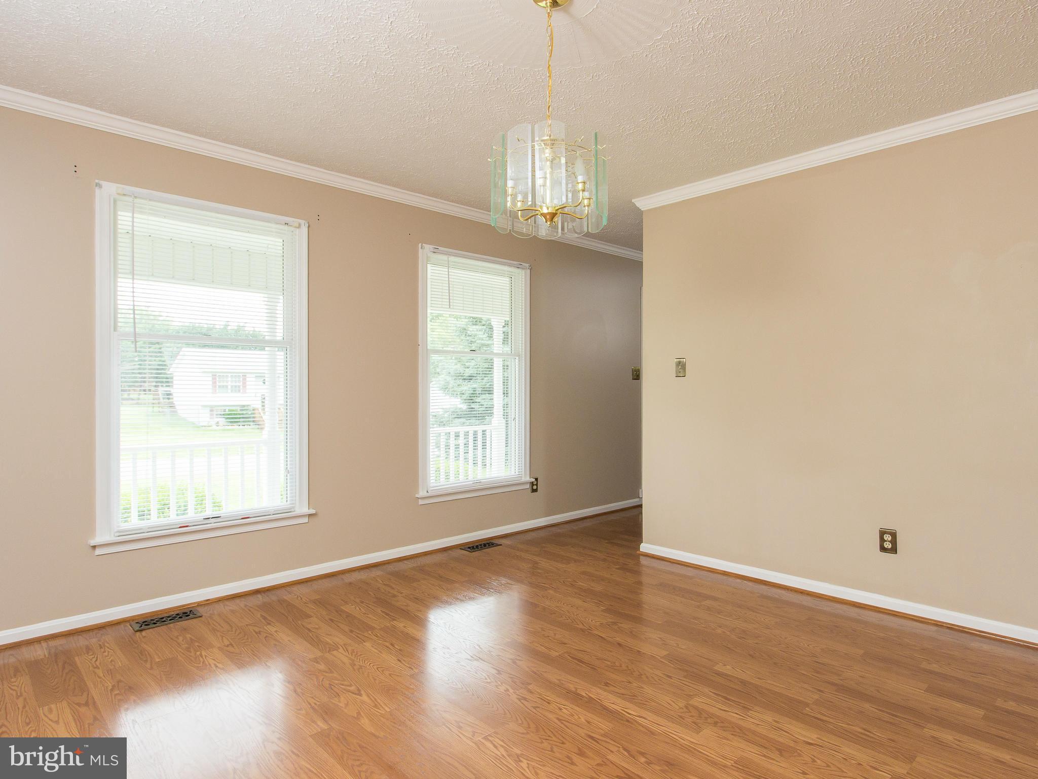 200 Woodrow Road Winchester, VA 22602 - Photo 11 of 30 Dining Room