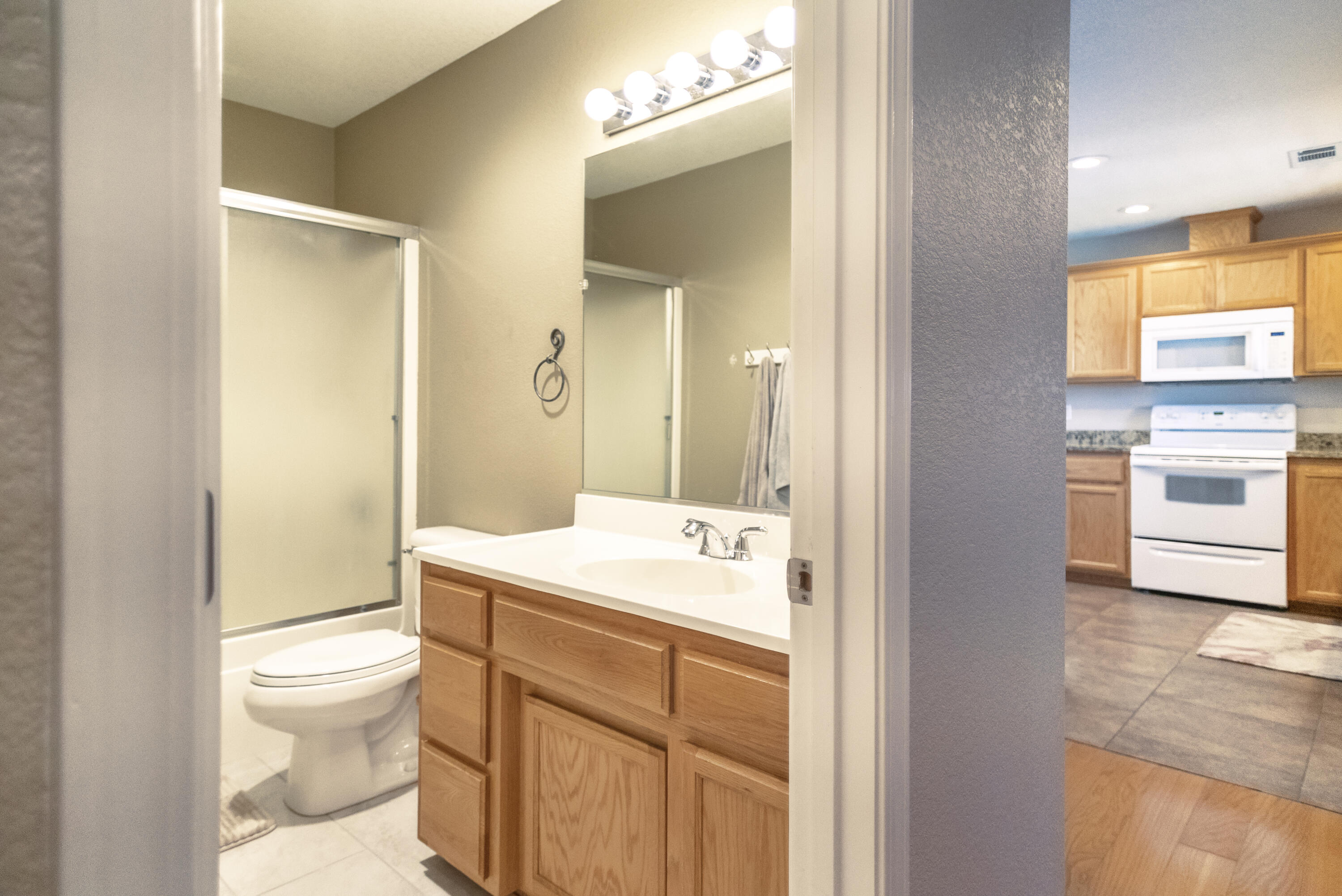 16 Chantrell Court Eagle Point, OR 97524 - Photo 9 of 25 9