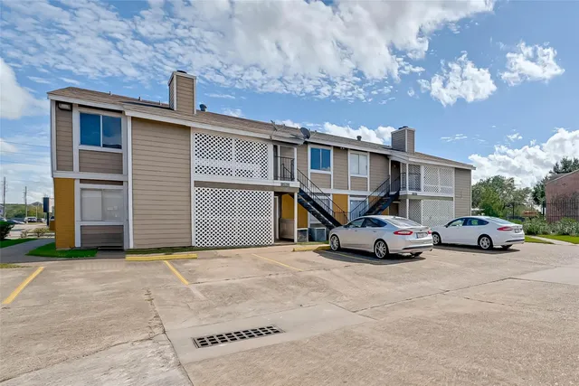 $1,000 | 12507 Ashford Meadow Drive, Unit A, Houston, TX 77082
