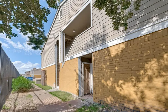 $1,000 | 12507 Ashford Meadow Drive, Unit A, Houston, TX 77082