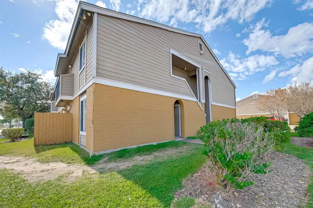 $1,000 | 12507 Ashford Meadow Drive, Unit A, Houston, TX 77082