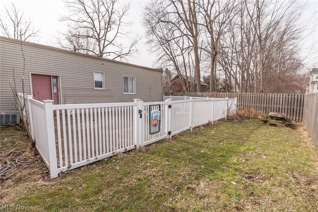 24714 Kennedy Ridge Road North Olmsted, OH 44070 - Photo 4 of 32 Gallery Image 4