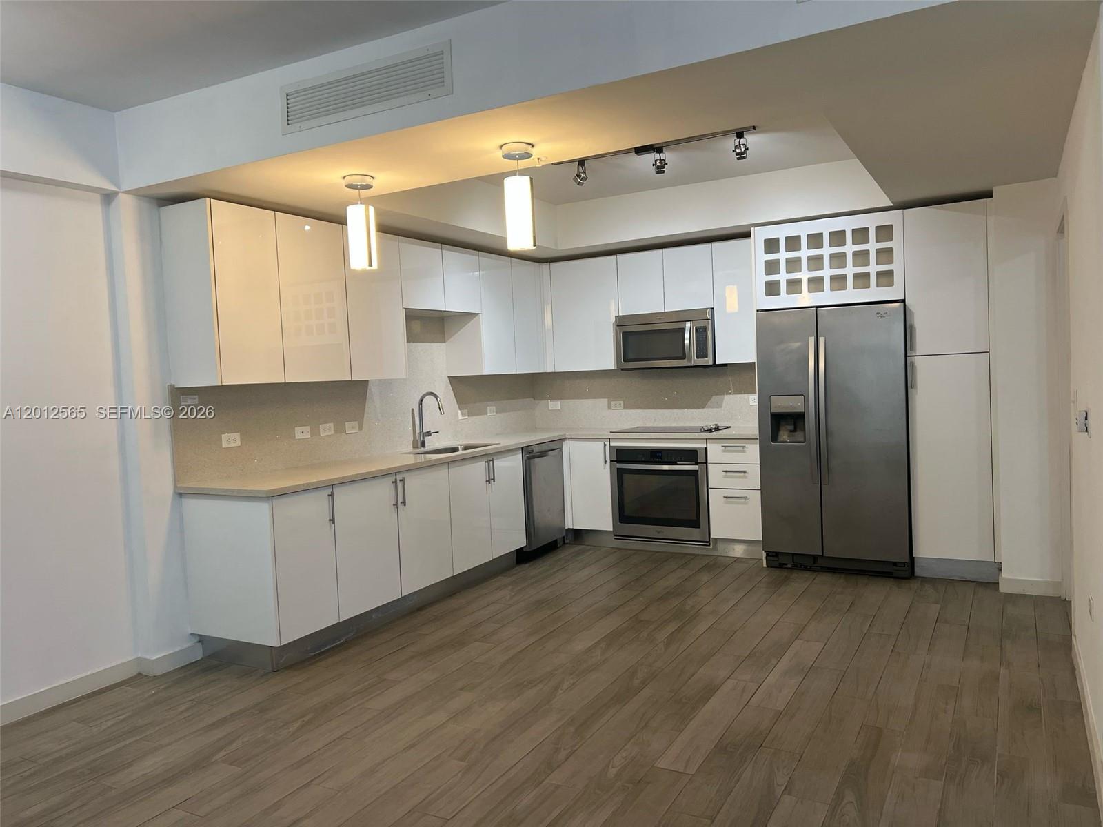 999 Southwest 1st Avenue, Unit 1601 Miami, FL 33130 - Photo 1 of 25