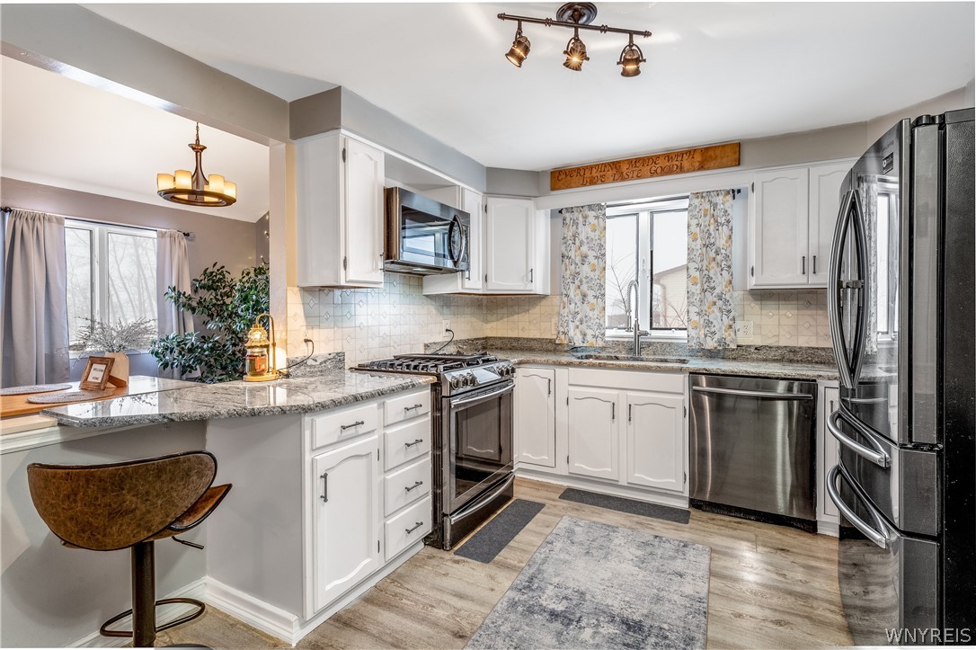 4788 Mapleton Road Pendleton, NY 14094 - Photo 3 of 38