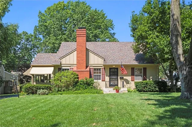 $399,950 | 5324 Fairway Road, Fairway, KS 66205