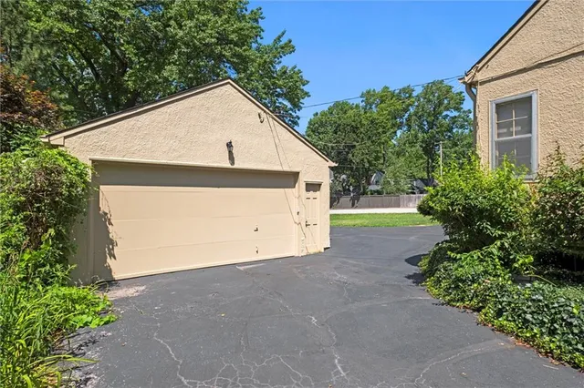 $399,950 | 5324 Fairway Road, Fairway, KS 66205