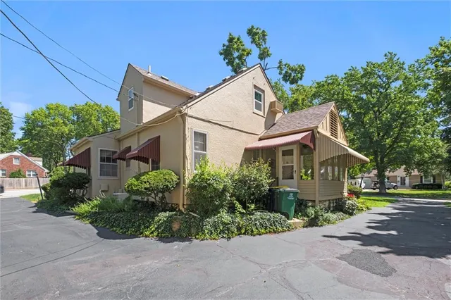 $399,950 | 5324 Fairway Road, Fairway, KS 66205