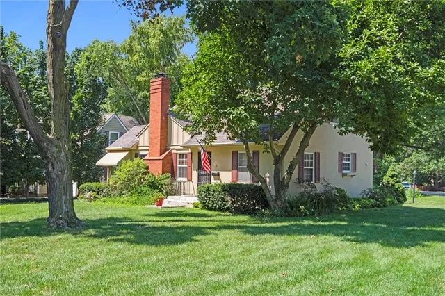 $399,950 | 5324 Fairway Road, Fairway, KS 66205